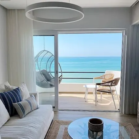 Front Sea Apartment *