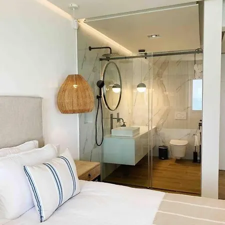 Front Sea Apartment